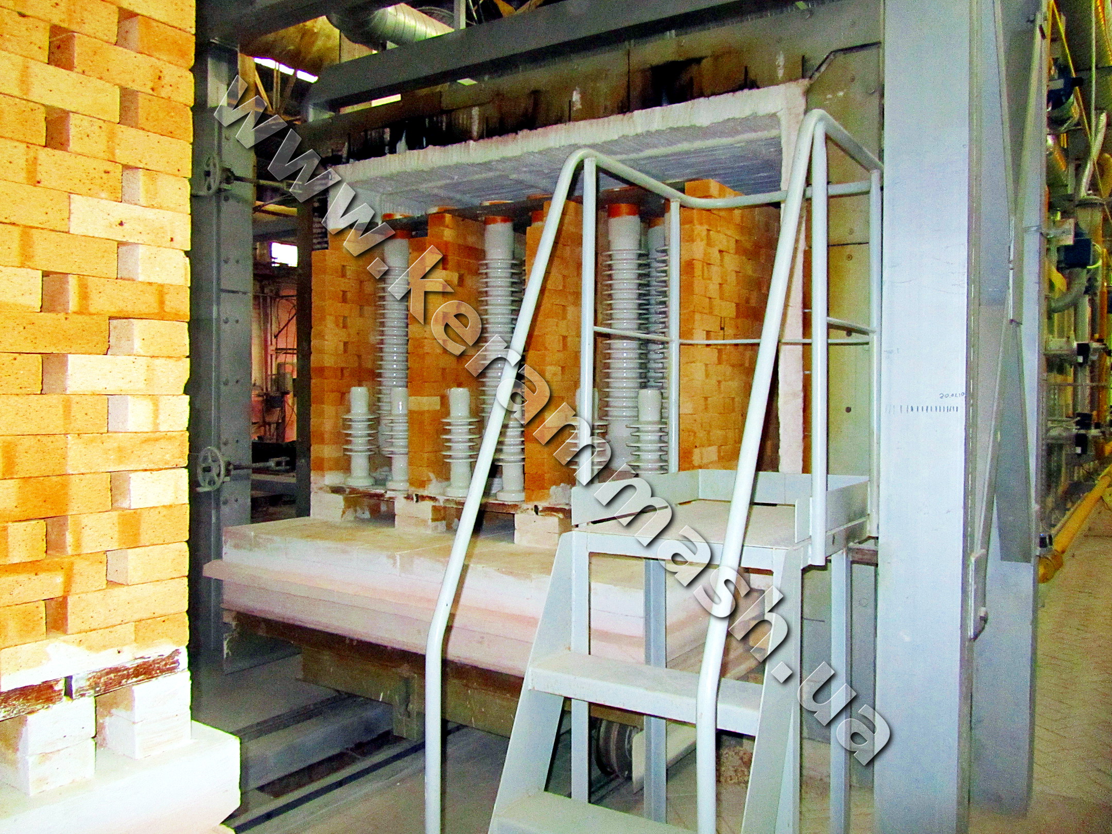 Промышленная камерная печь для обжига крупногабаритных изоляторов