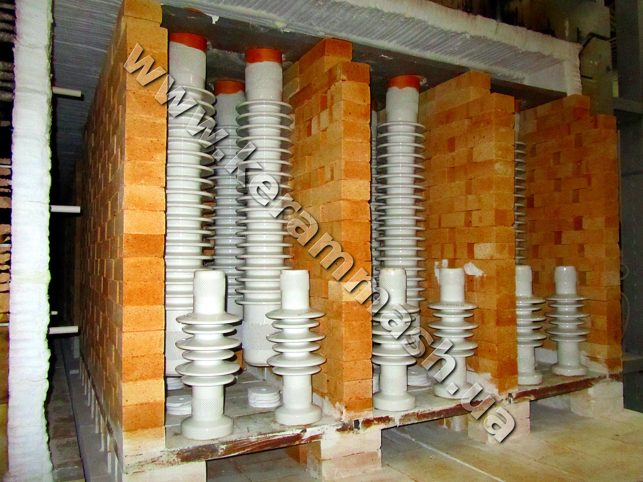 Промышленная камерная печь для обжига крупногабаритных изоляторов