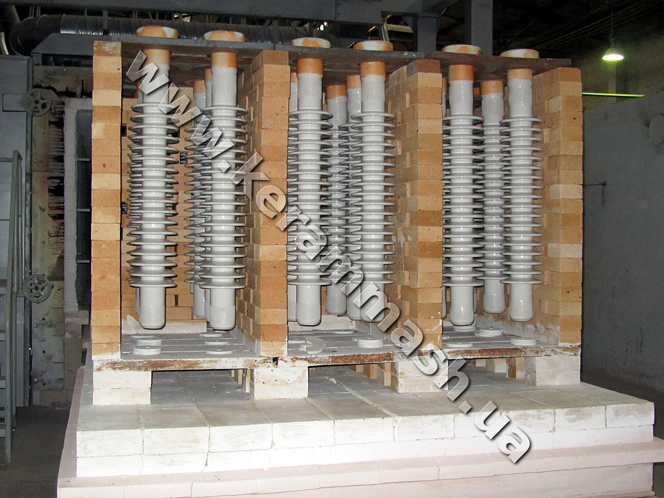 Промышленная камерная печь для обжига крупногабаритных изоляторов