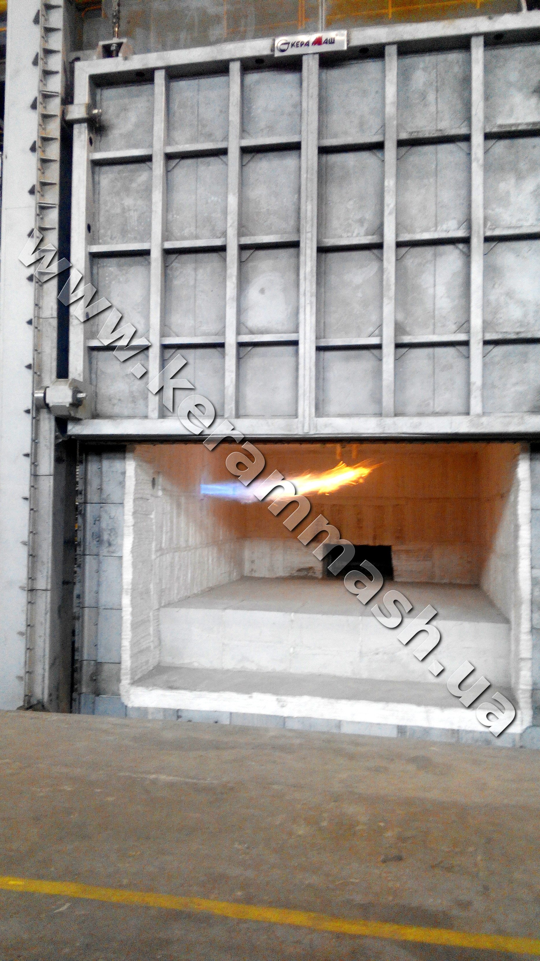 Промышленная нагревательная газовая камерная печь со стационарным подом