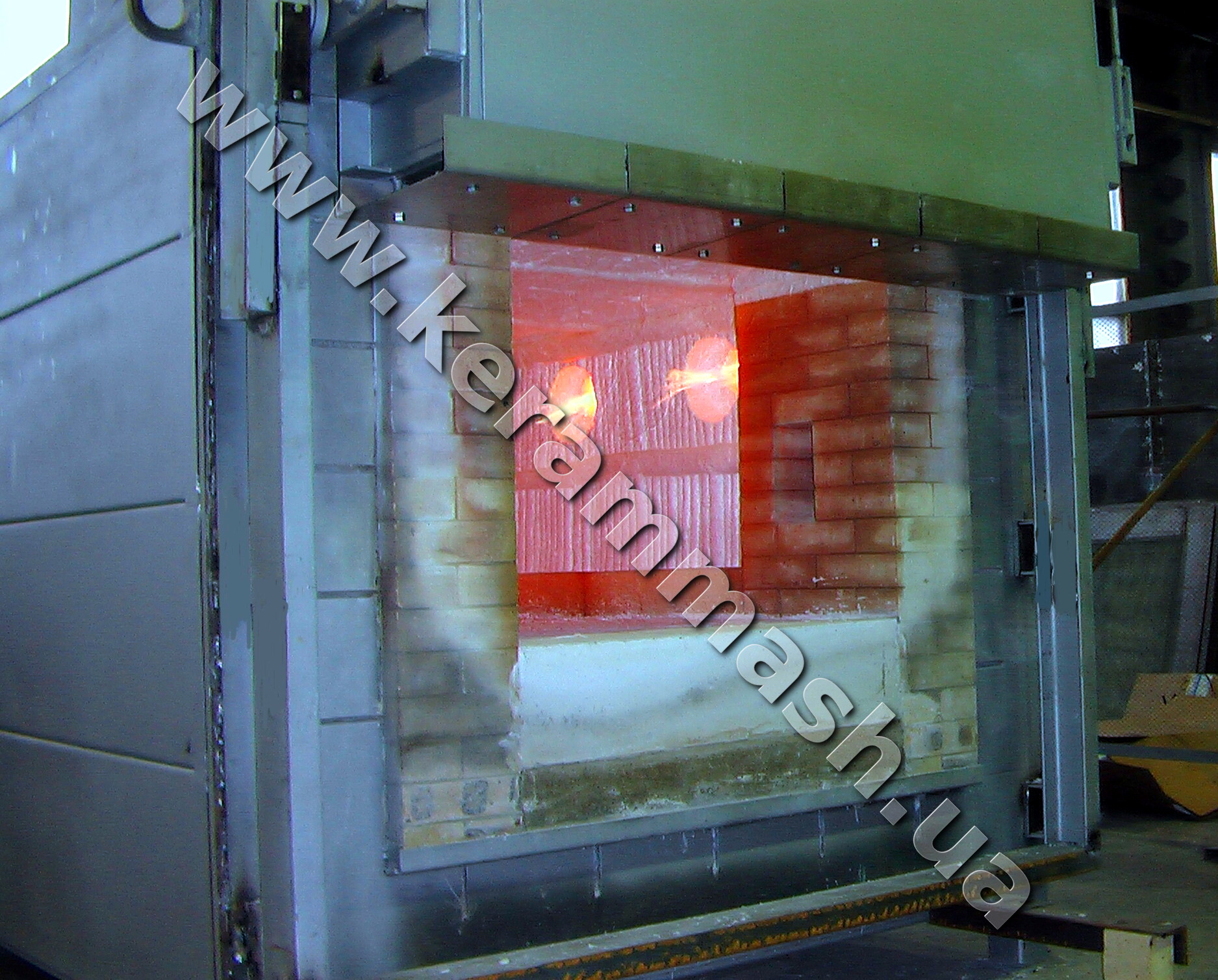 Промышленная нагревательная газовая камерная печь со стационарным подом